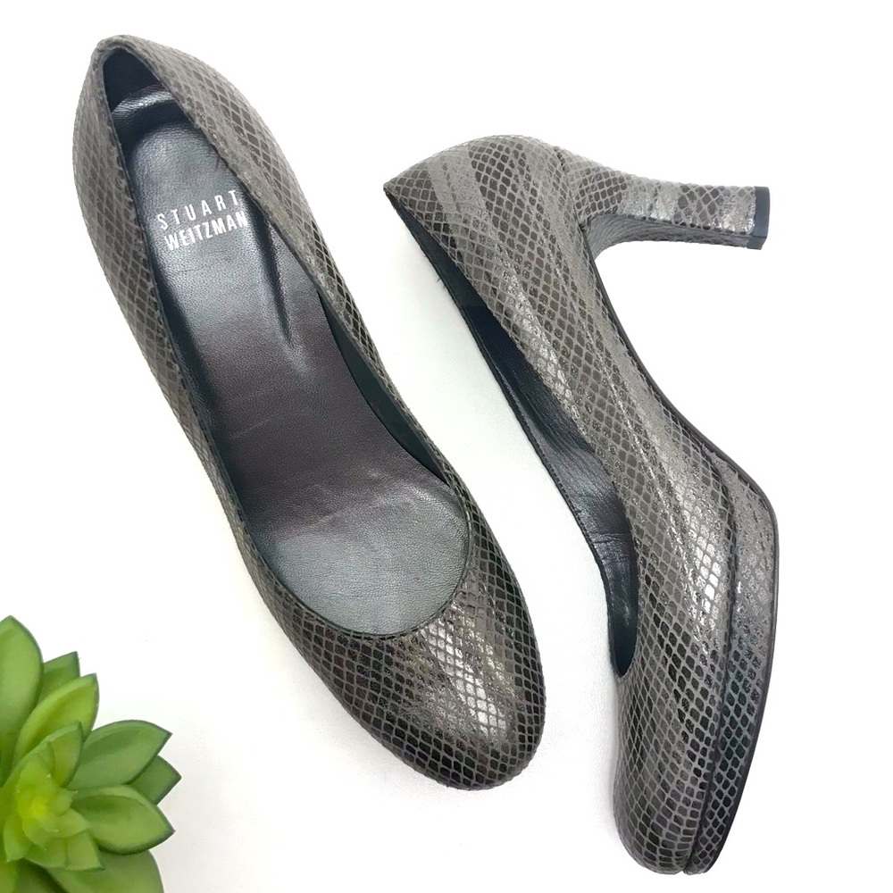 Stuart Weitzman Gray Snakeskin Heels • Round toe